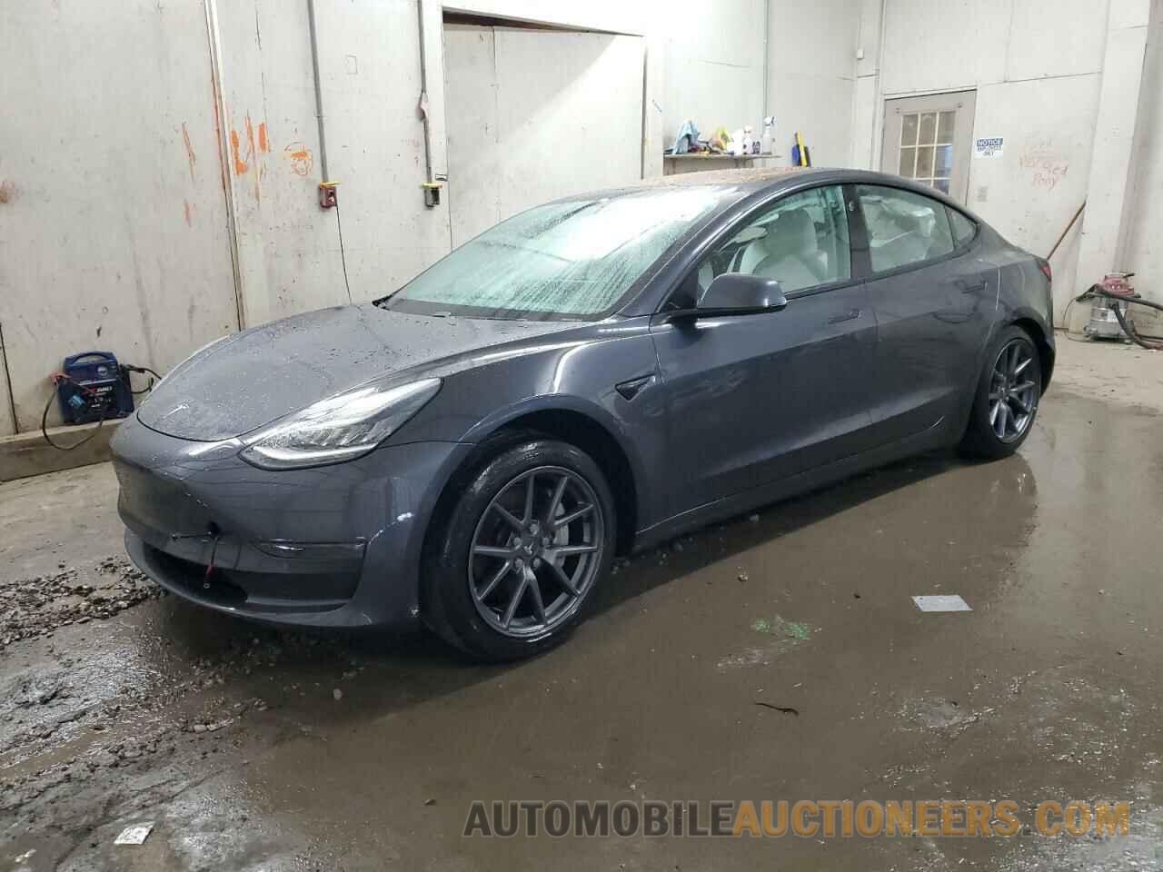 5YJ3E1EB4JF097236 TESLA MODEL 3 2018