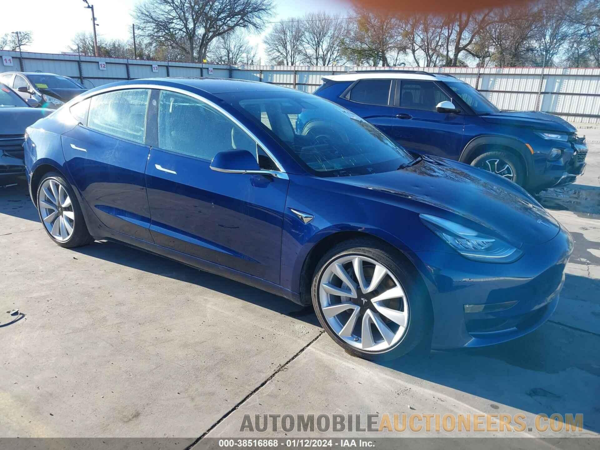 5YJ3E1EB4JF121888 TESLA MODEL 3 2018