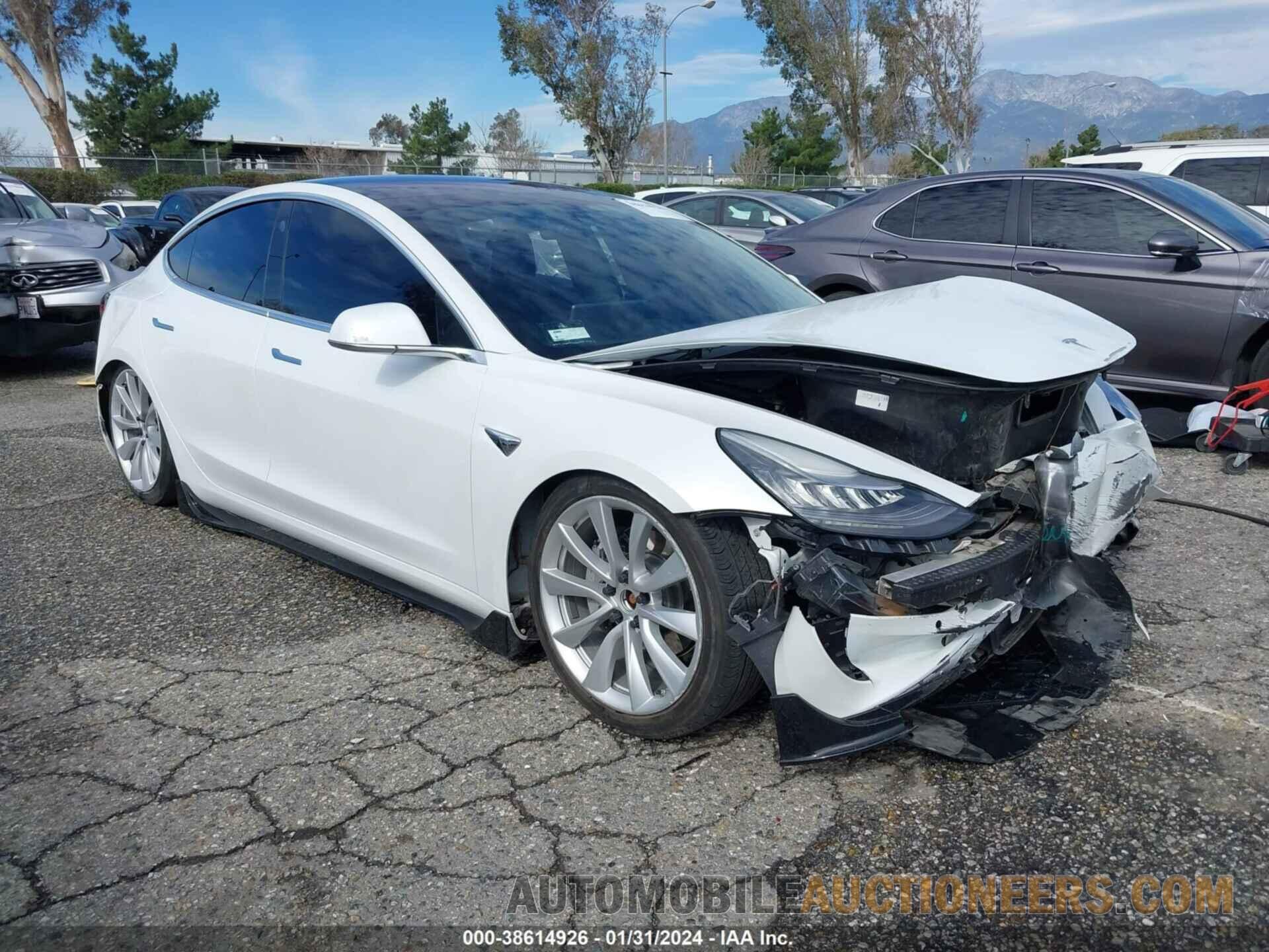 5YJ3E1EB4JF182545 TESLA MODEL 3 2018