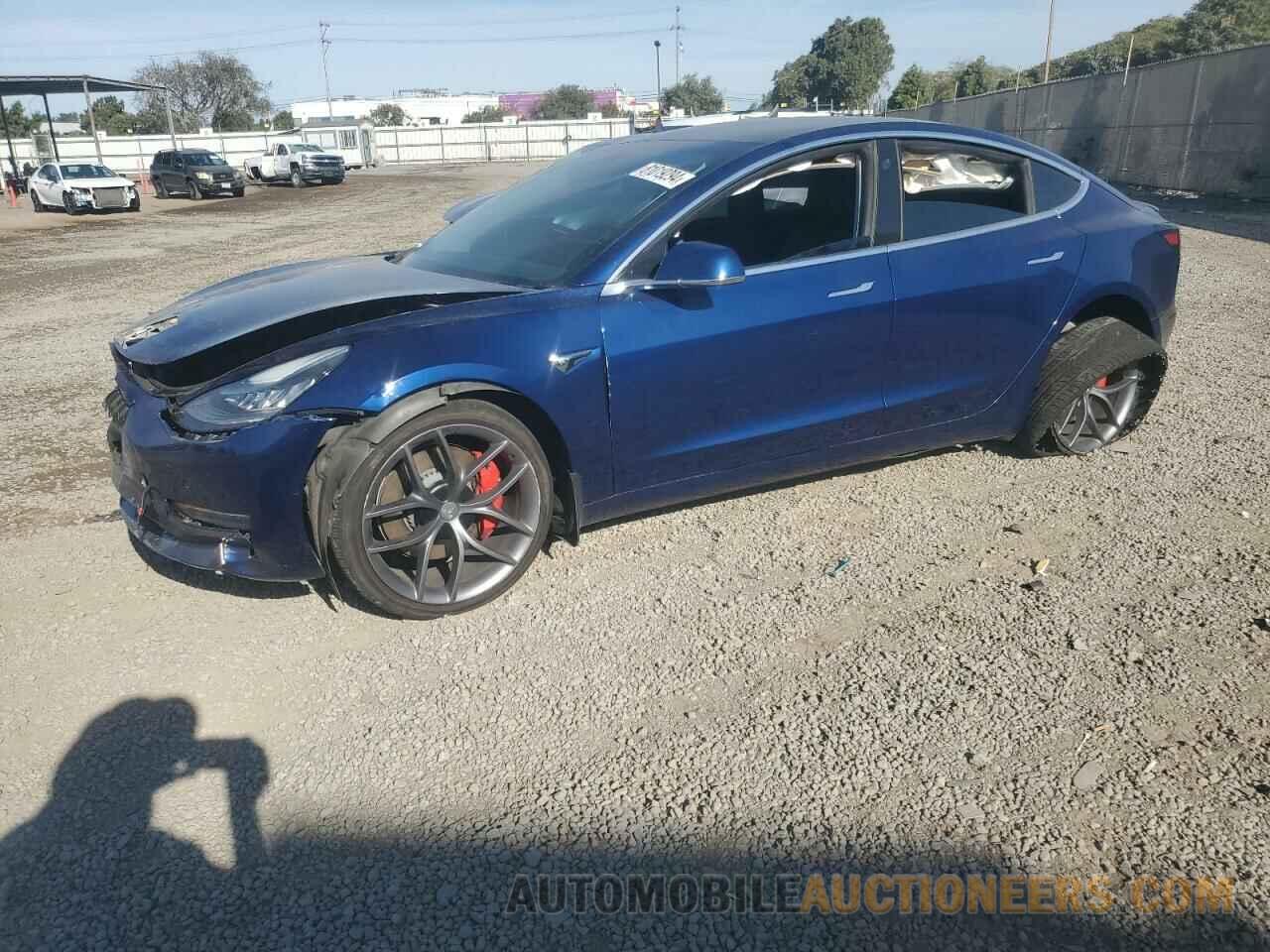 5YJ3E1EB4KF419889 TESLA MODEL 3 2019