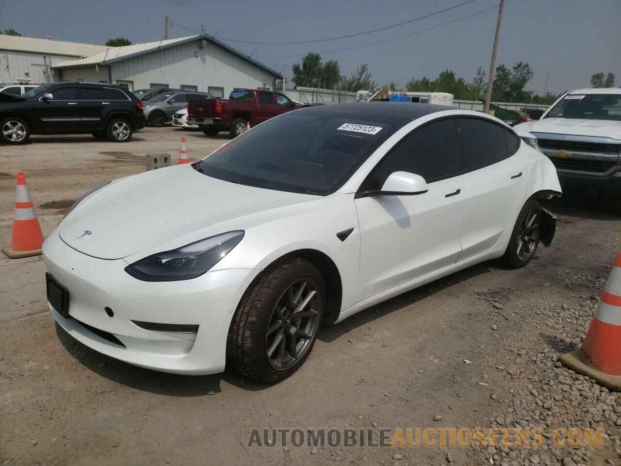 5YJ3E1EB4MF915018 TESLA MODEL 3 2021