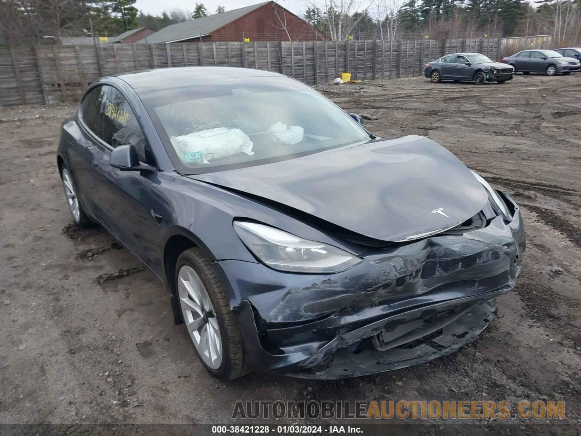 5YJ3E1EB4NF115983 TESLA MODEL 3 2022