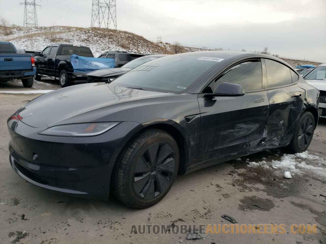 5YJ3E1EB4RF735979 TESLA MODEL 3 2024