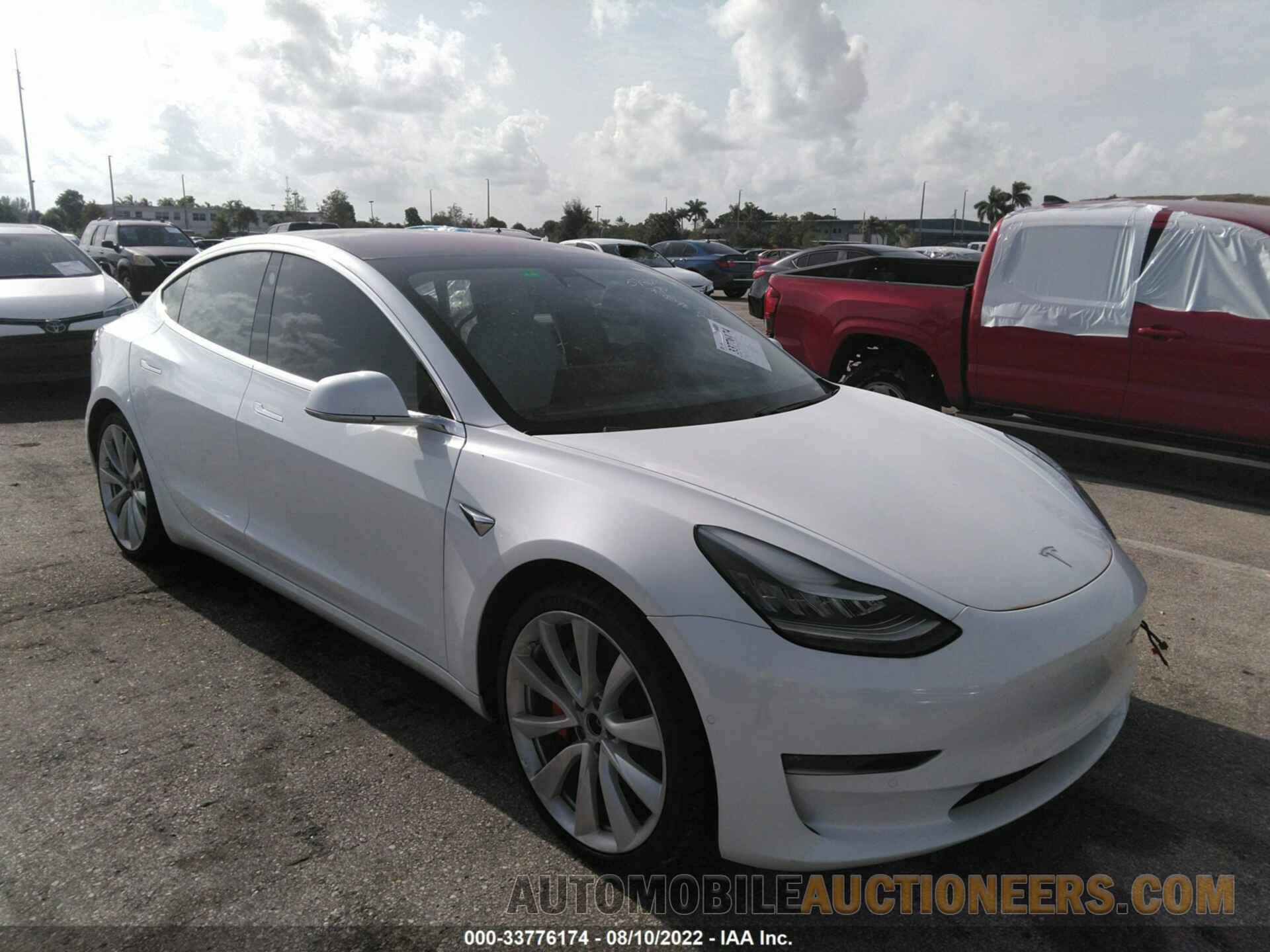 5YJ3E1EB5JF074564 TESLA MODEL 3 2018