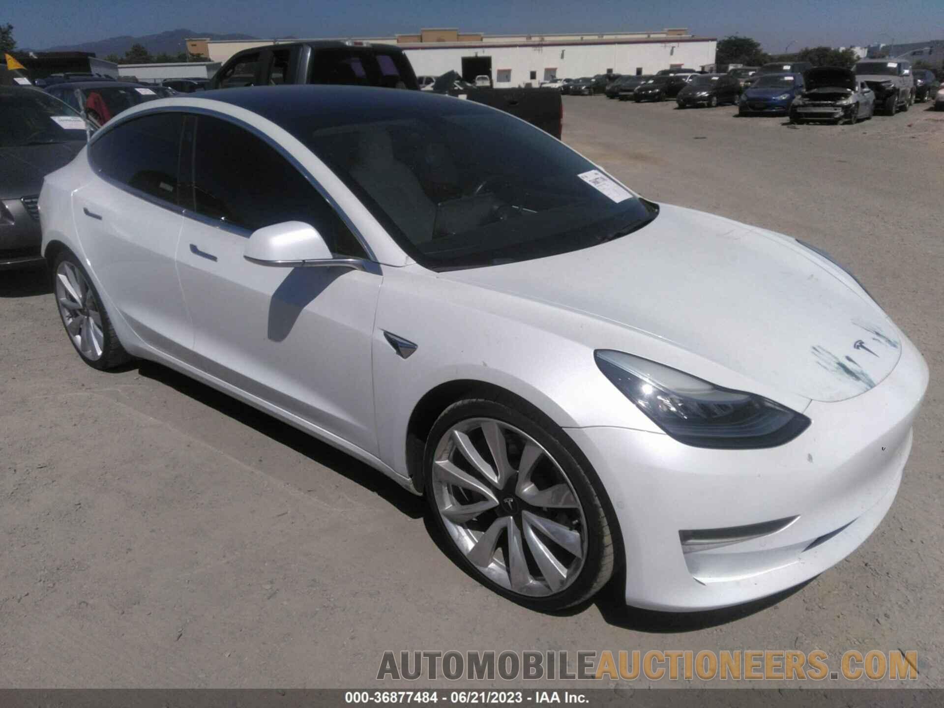 5YJ3E1EB5JF082261 TESLA MODEL 3 2018