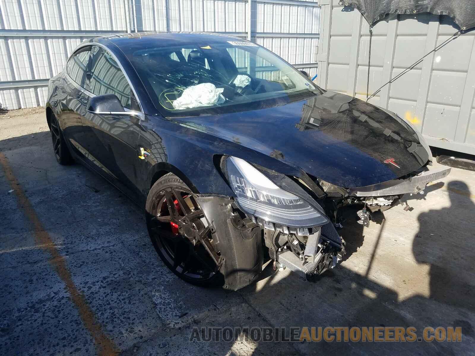 5YJ3E1EB5JF082437 TESLA MODEL 3 2018