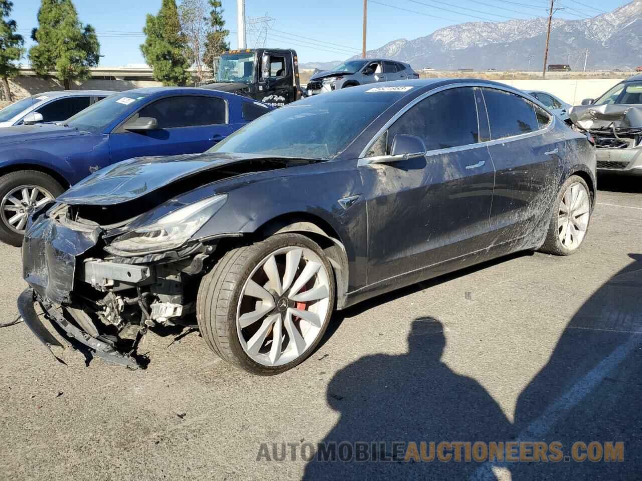 5YJ3E1EB5JF083152 TESLA MODEL 3 2018