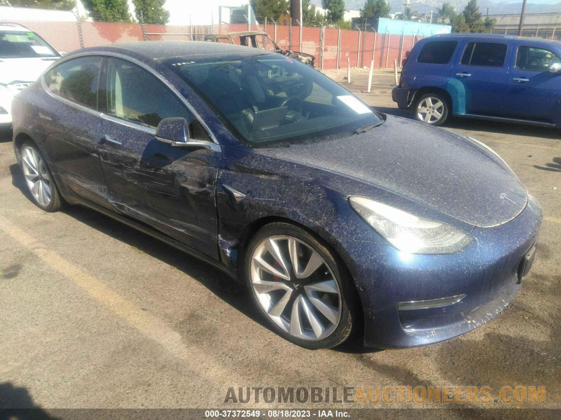 5YJ3E1EB5JF083927 TESLA MODEL 3 2018