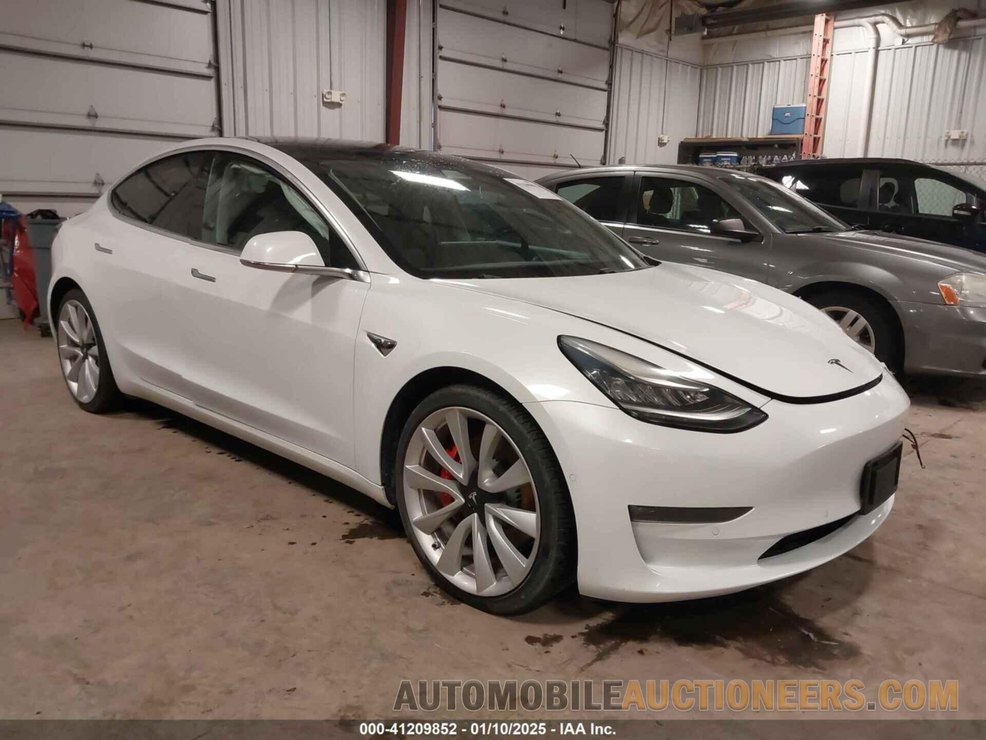 5YJ3E1EB5JF084446 TESLA MODEL 3 2018