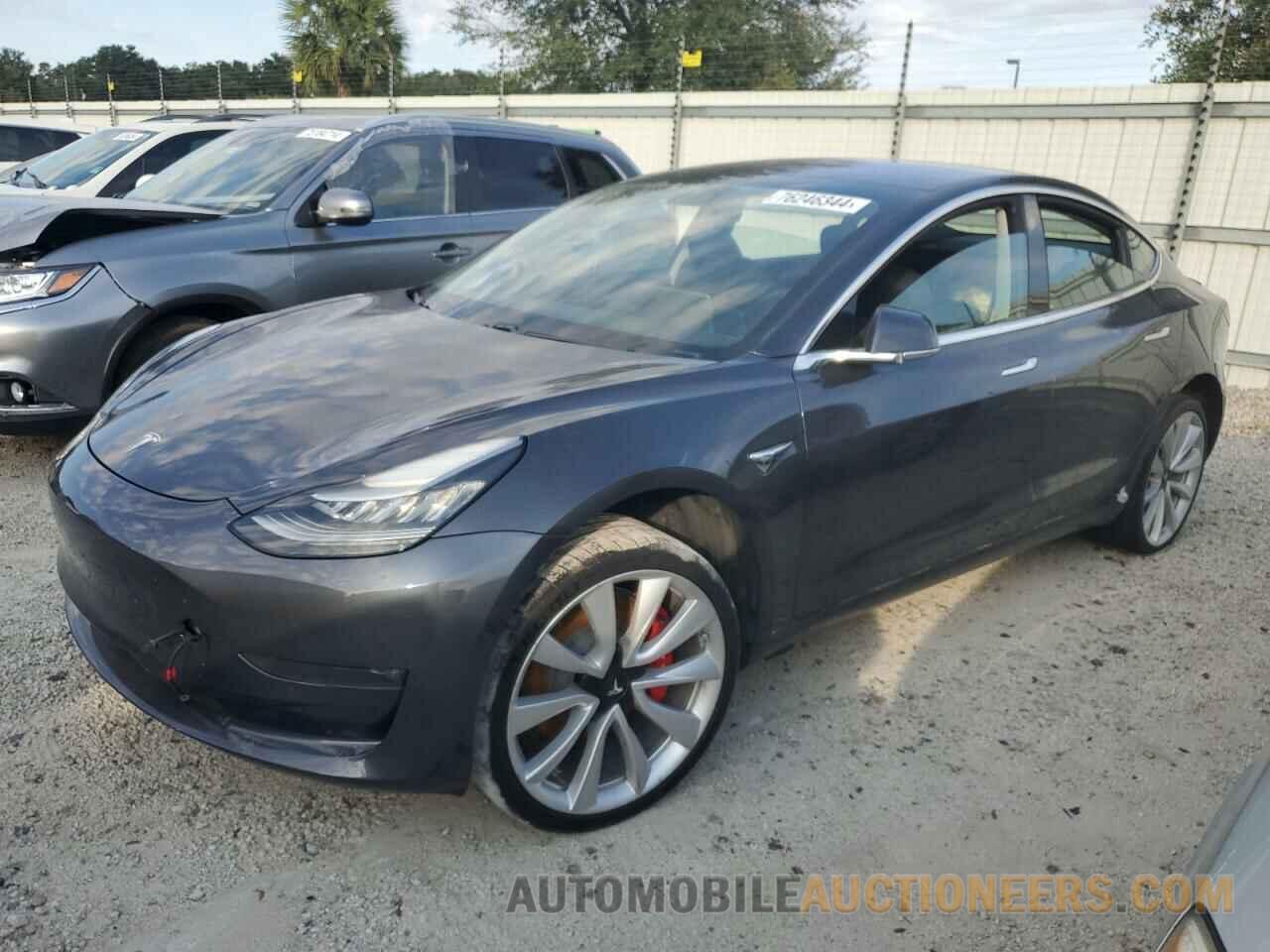 5YJ3E1EB5JF105716 TESLA MODEL 3 2018