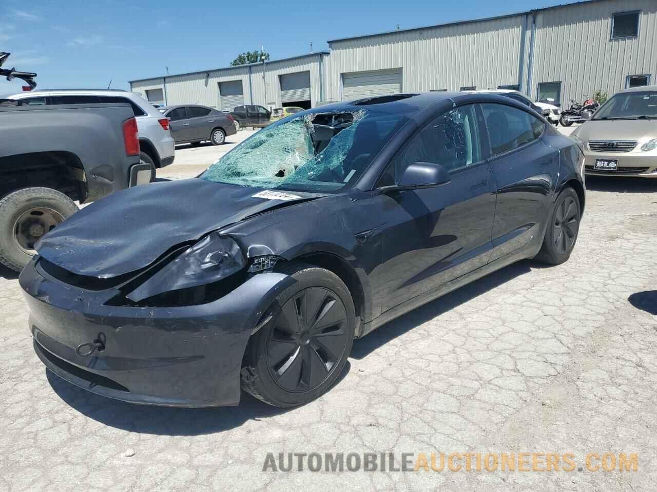 5YJ3E1EB5RF735795 TESLA MODEL 3 2024