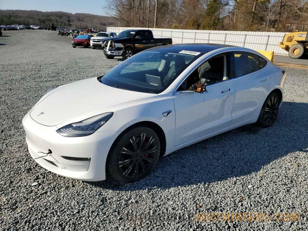 5YJ3E1EB6JF084455 TESLA MODEL 3 2018