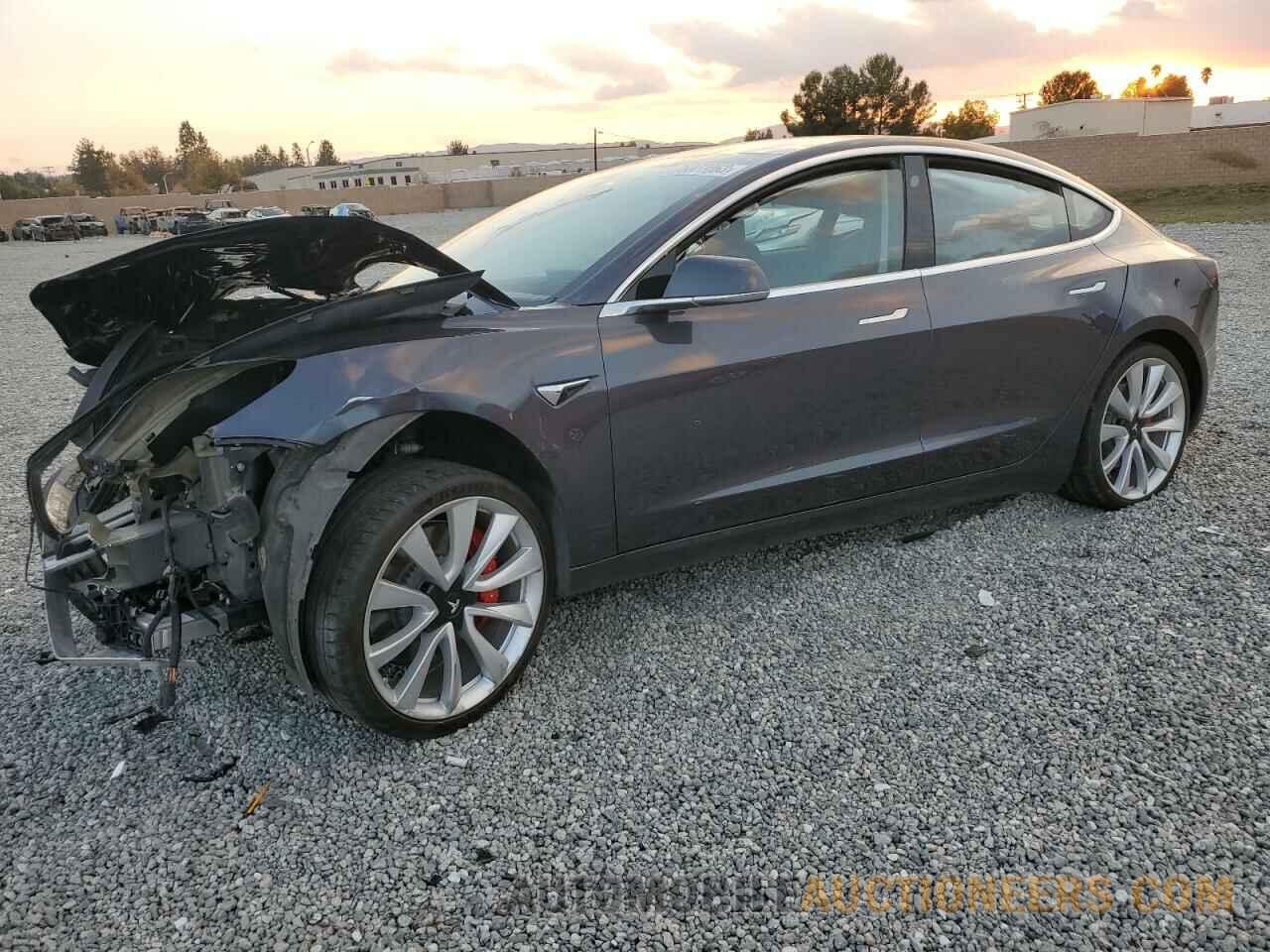 5YJ3E1EB6JF105773 TESLA MODEL 3 2018