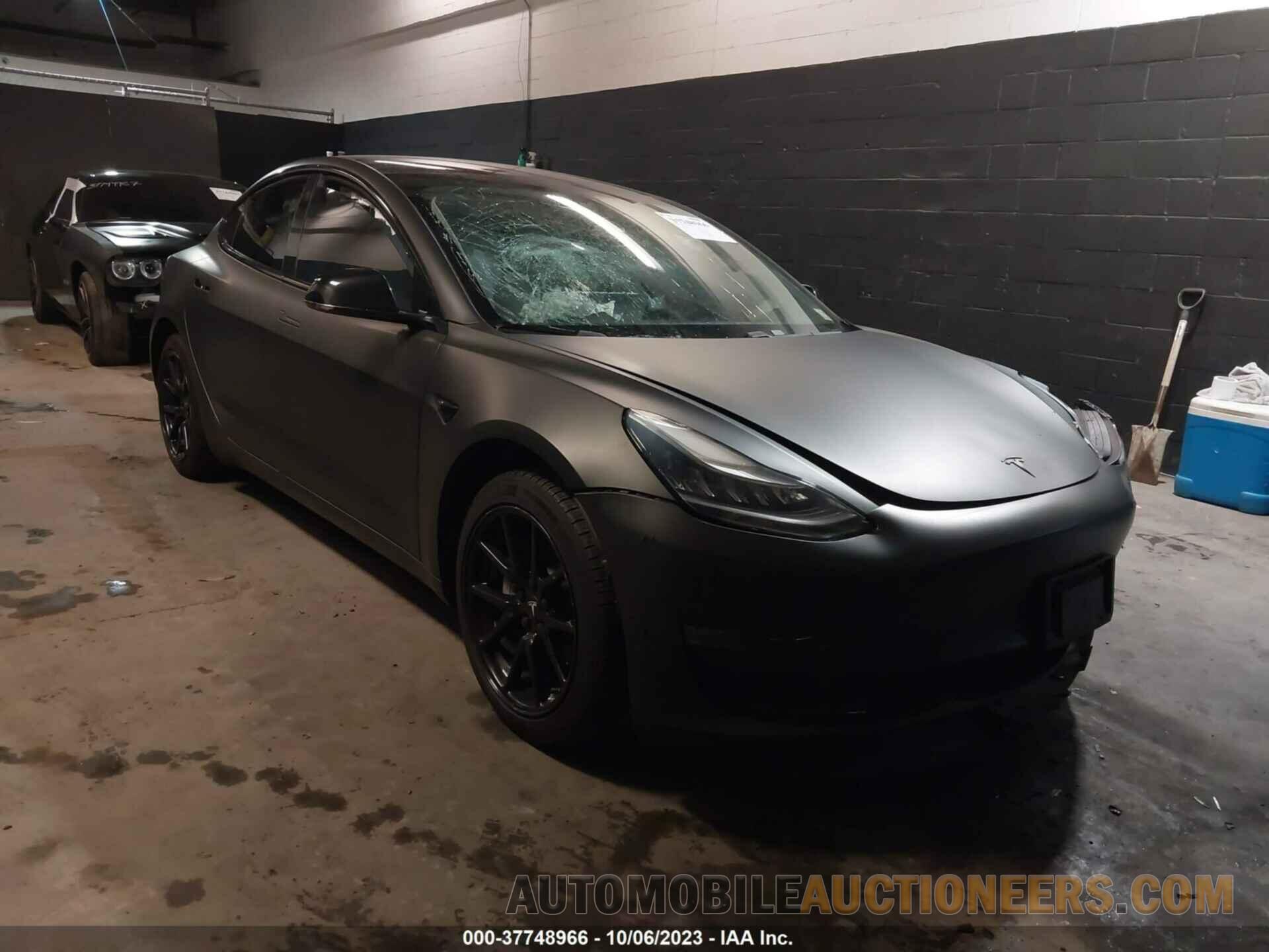 5YJ3E1EB6JF184264 TESLA MODEL 3 2018