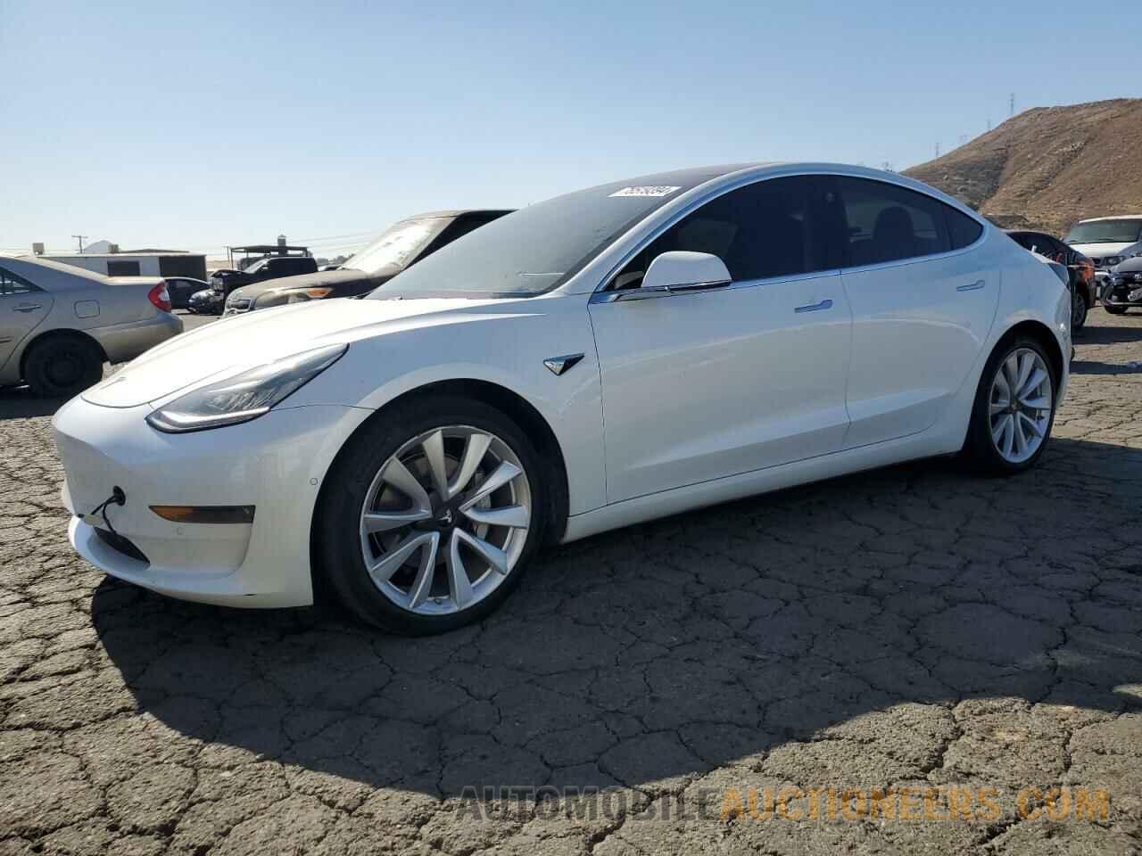 5YJ3E1EB6JF185852 TESLA MODEL 3 2018