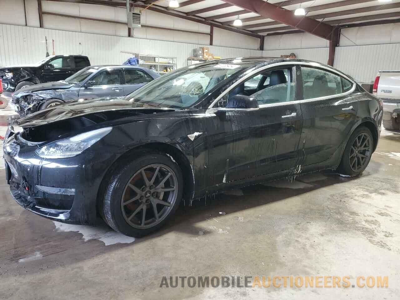 5YJ3E1EB6KF208824 TESLA MODEL 3 2019