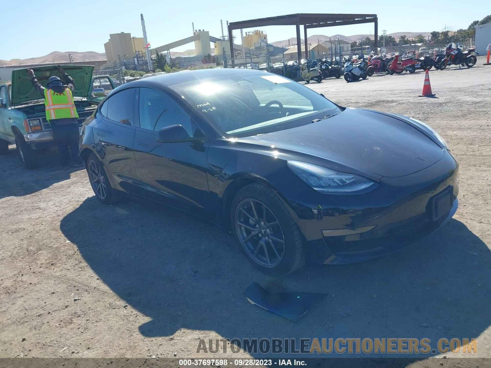 5YJ3E1EB6KF384384 TESLA MODEL 3 2019