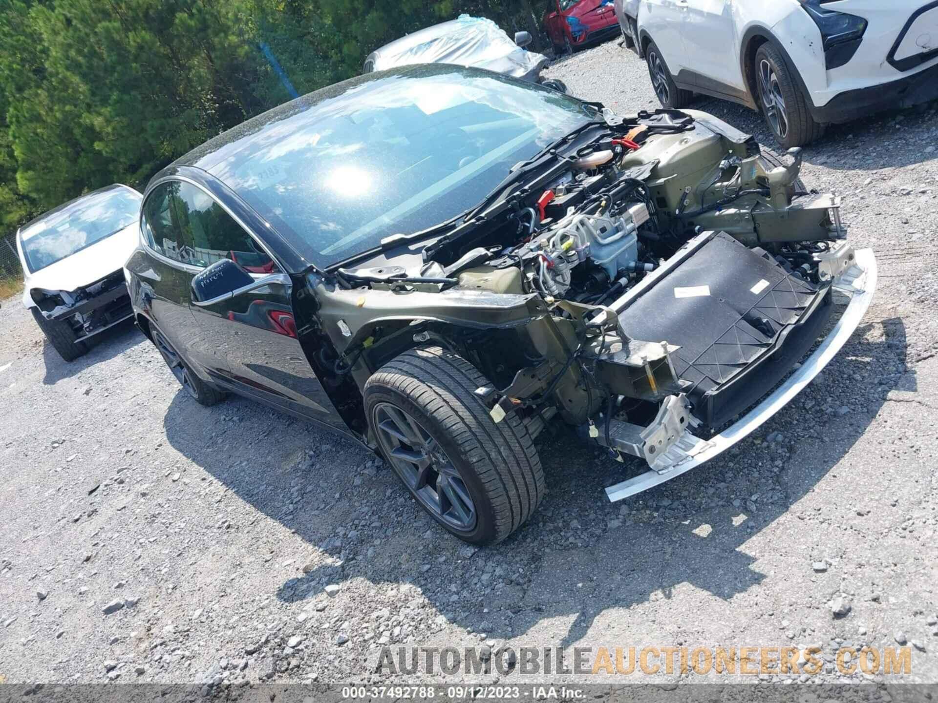 5YJ3E1EB6KF385812 TESLA MODEL 3 2019