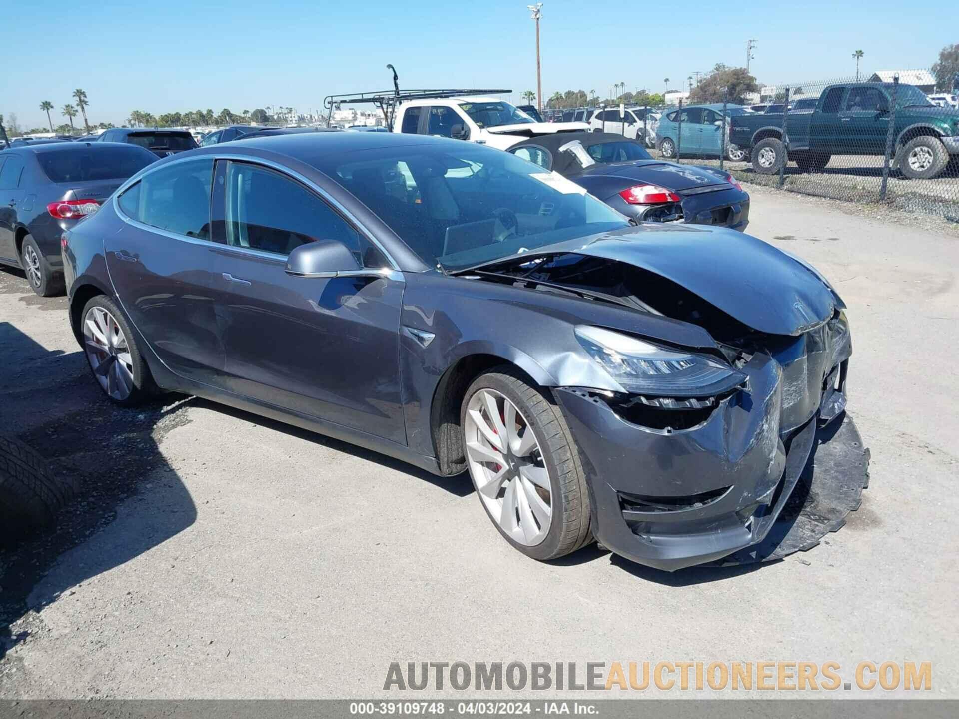 5YJ3E1EB6KF392887 TESLA MODEL 3 2019