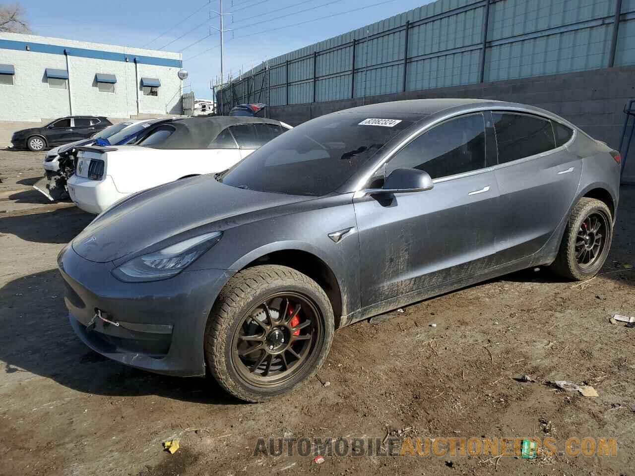 5YJ3E1EB6KF393408 TESLA MODEL 3 2019