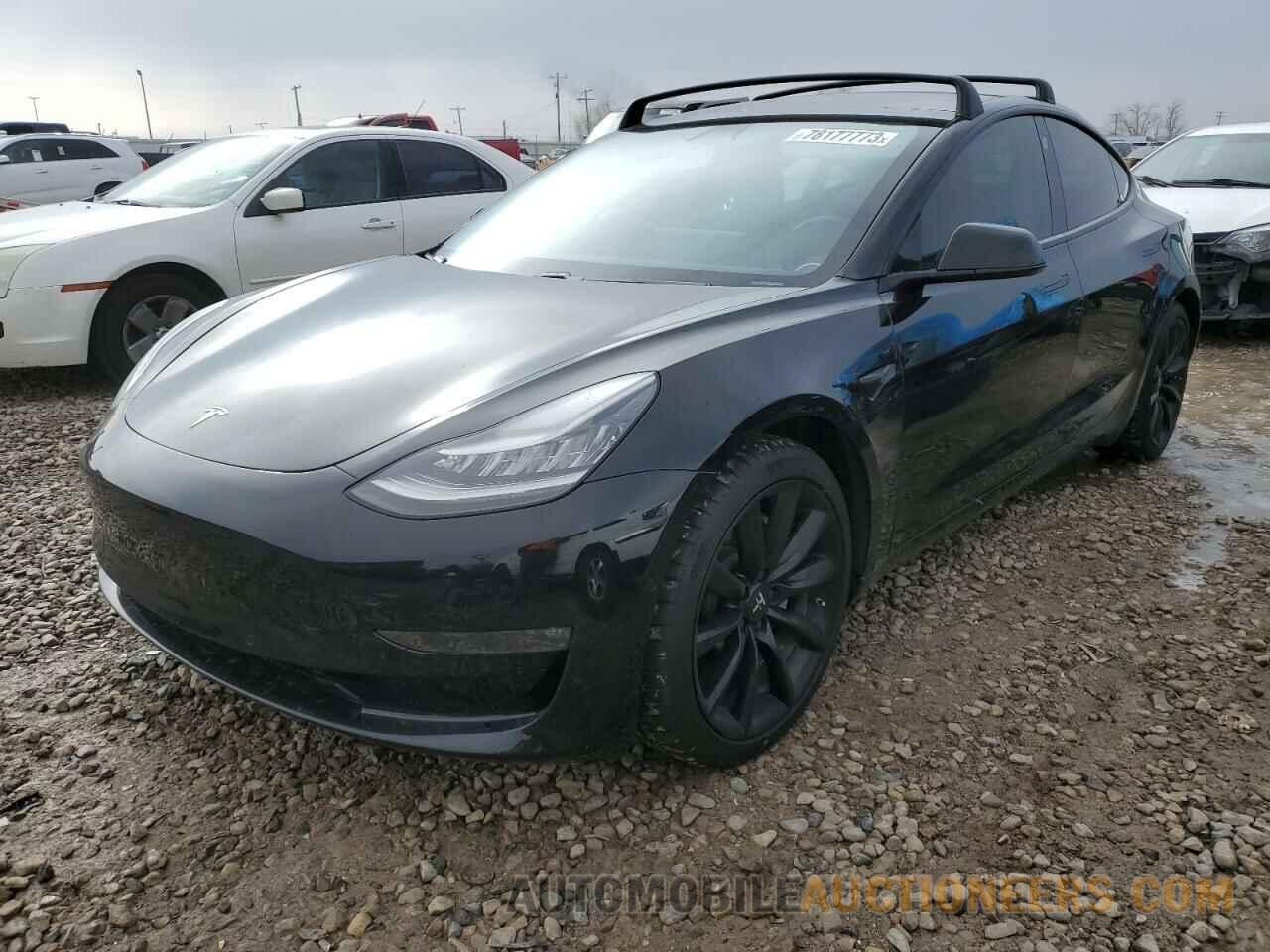 5YJ3E1EB7JF084576 TESLA MODEL 3 2018