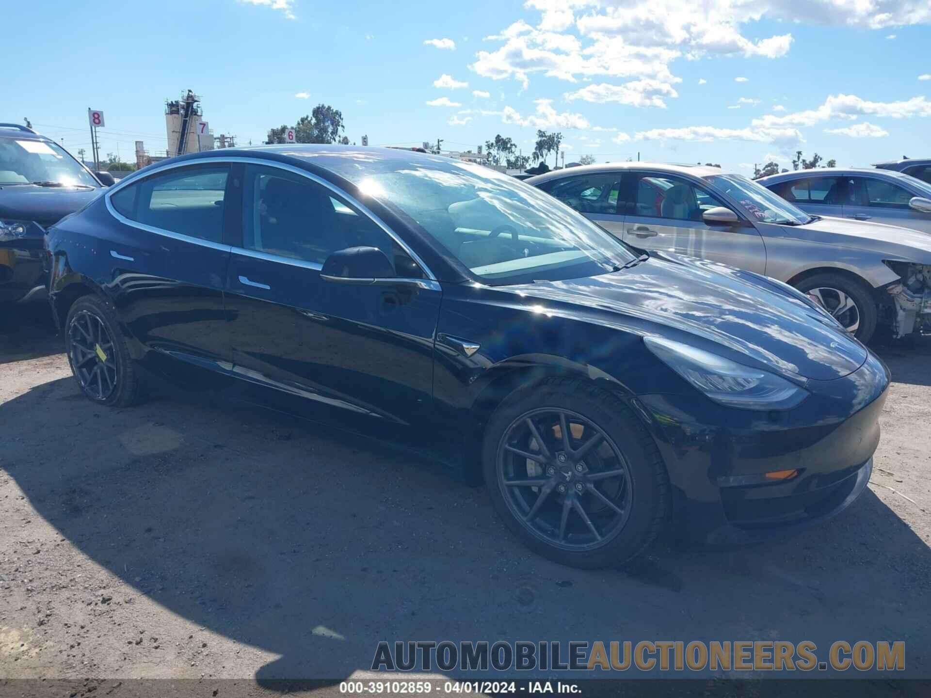 5YJ3E1EB7JF183561 TESLA MODEL 3 2018