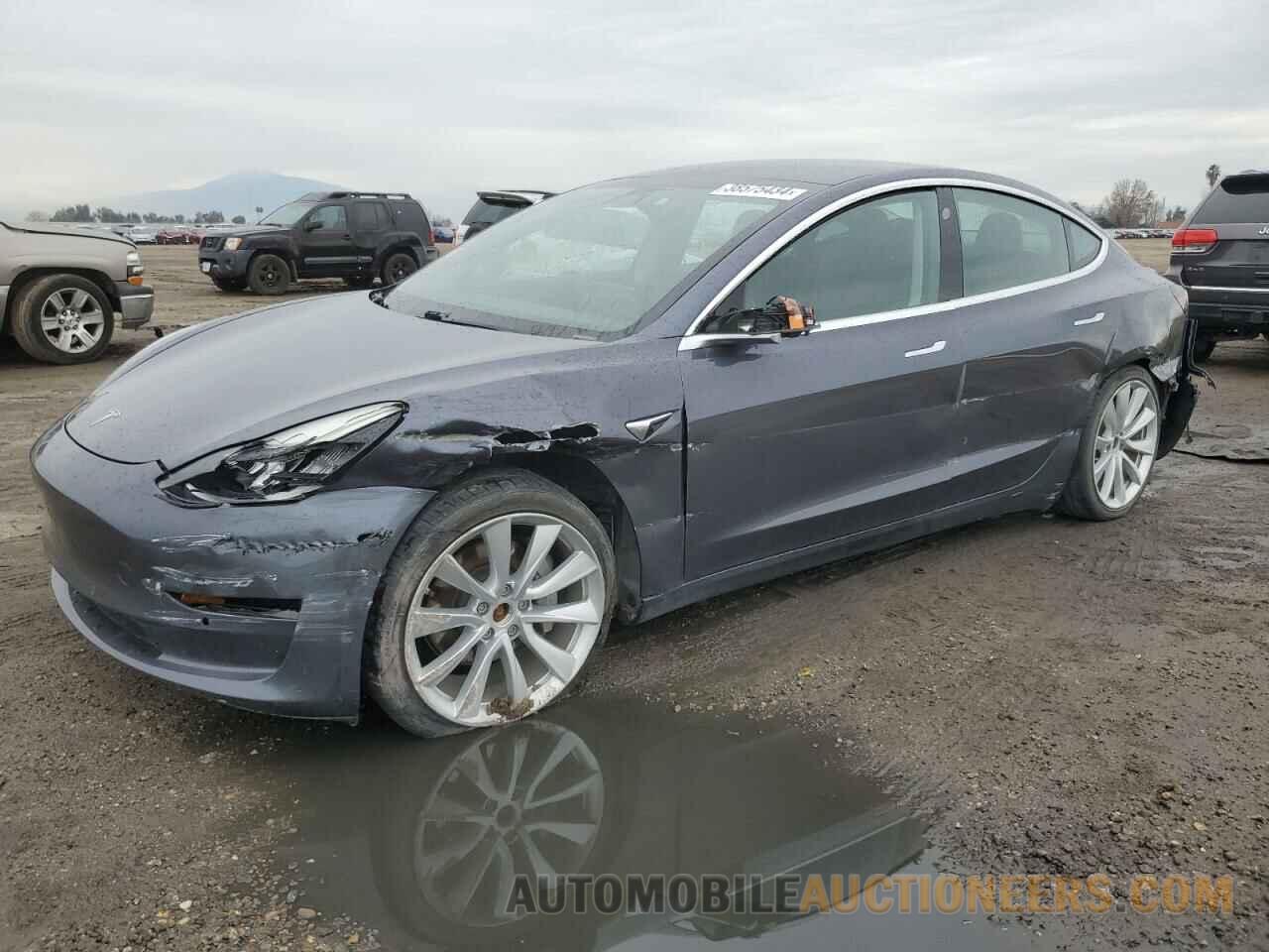 5YJ3E1EB7JF186122 TESLA MODEL 3 2018