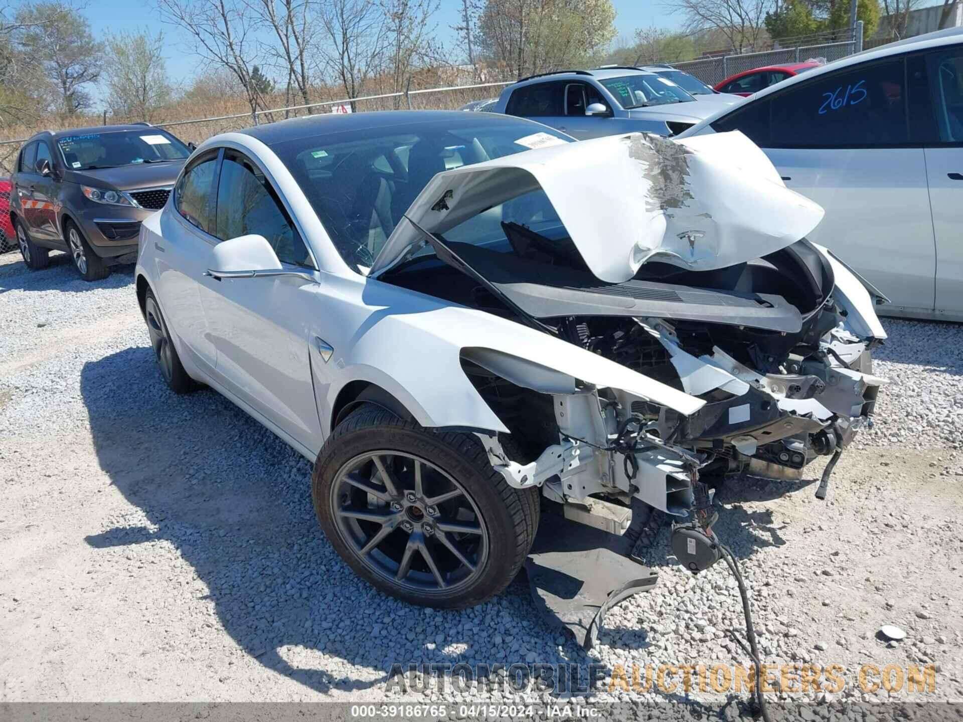 5YJ3E1EB7KF511563 TESLA MODEL 3 2019