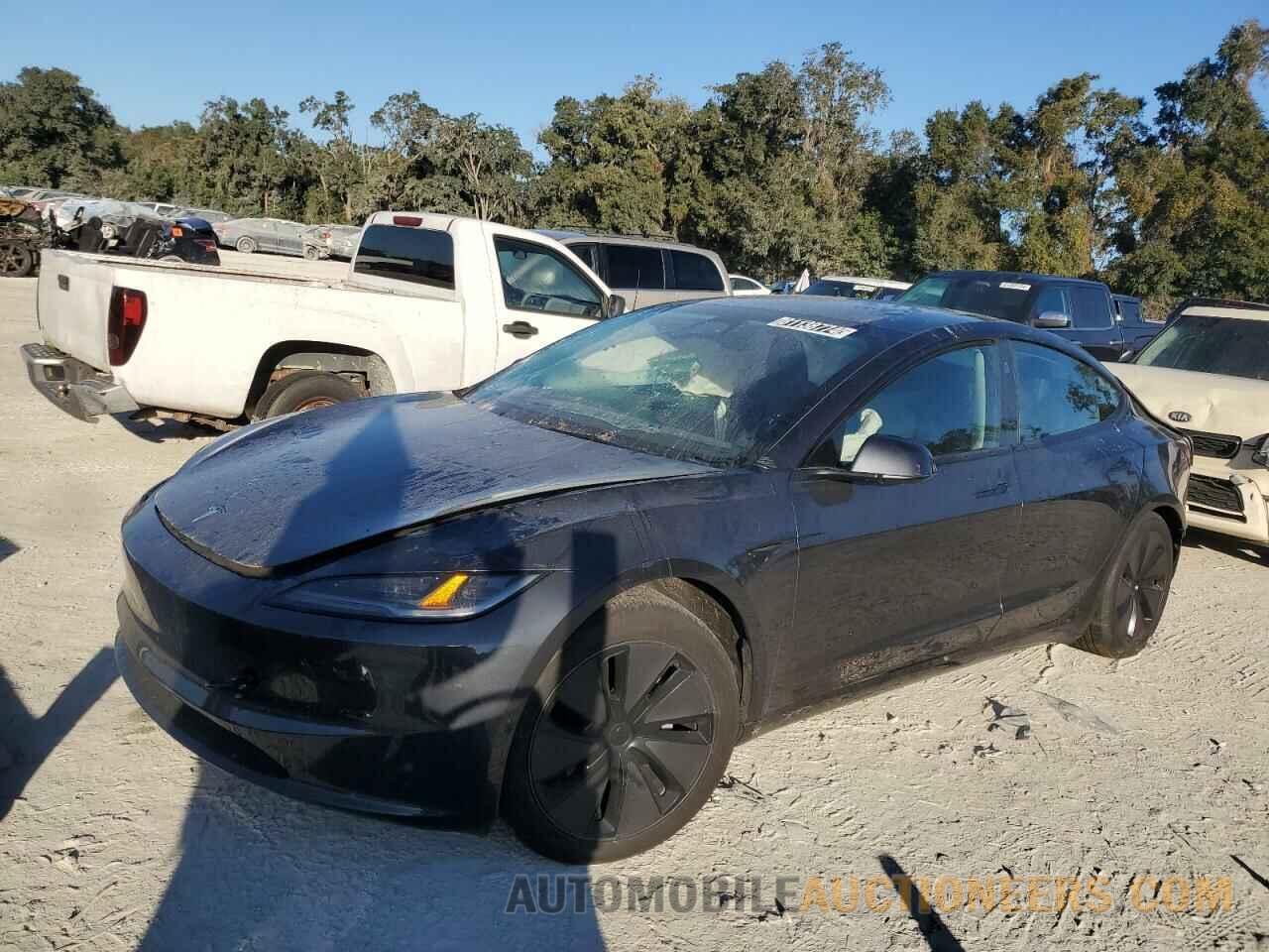 5YJ3E1EB7RF744675 TESLA MODEL 3 2024