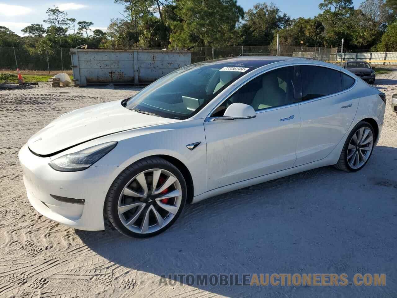 5YJ3E1EB8JF055779 TESLA MODEL 3 2018