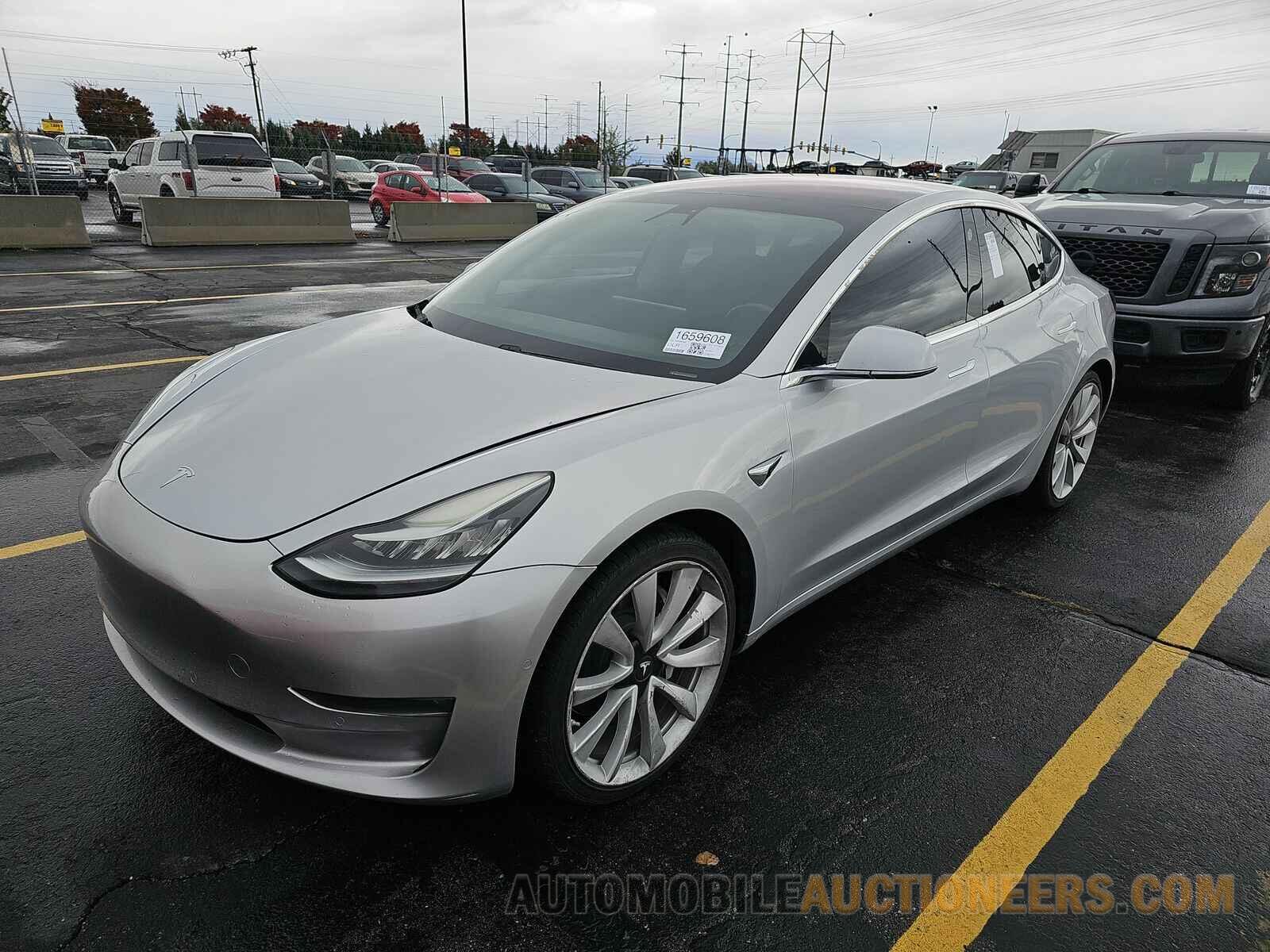 5YJ3E1EB8JF065082 Tesla Model 3 2018