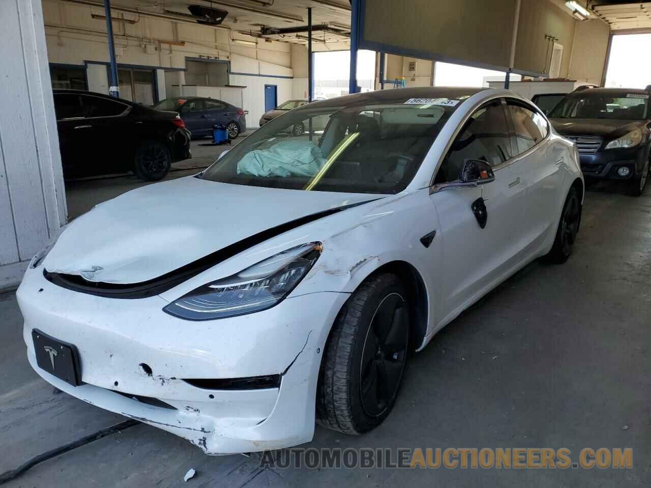 5YJ3E1EB8JF067141 TESLA MODEL 3 2018