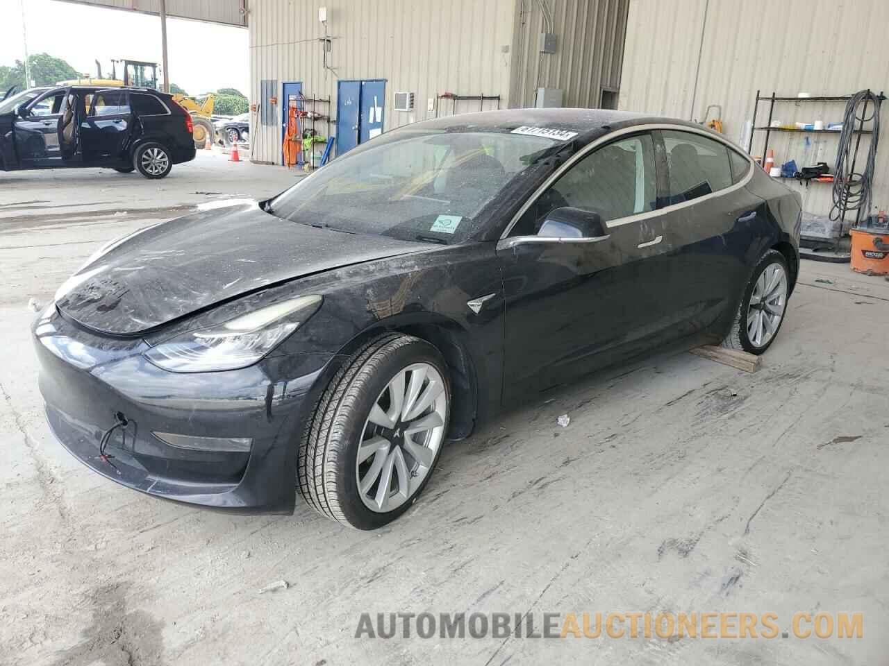 5YJ3E1EB8JF071349 TESLA MODEL 3 2018