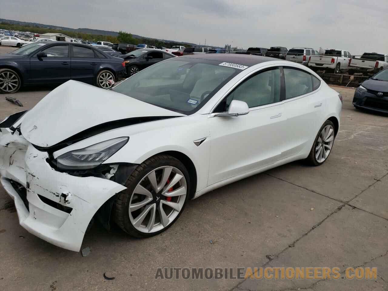 5YJ3E1EB8JF081637 TESLA MODEL 3 2018