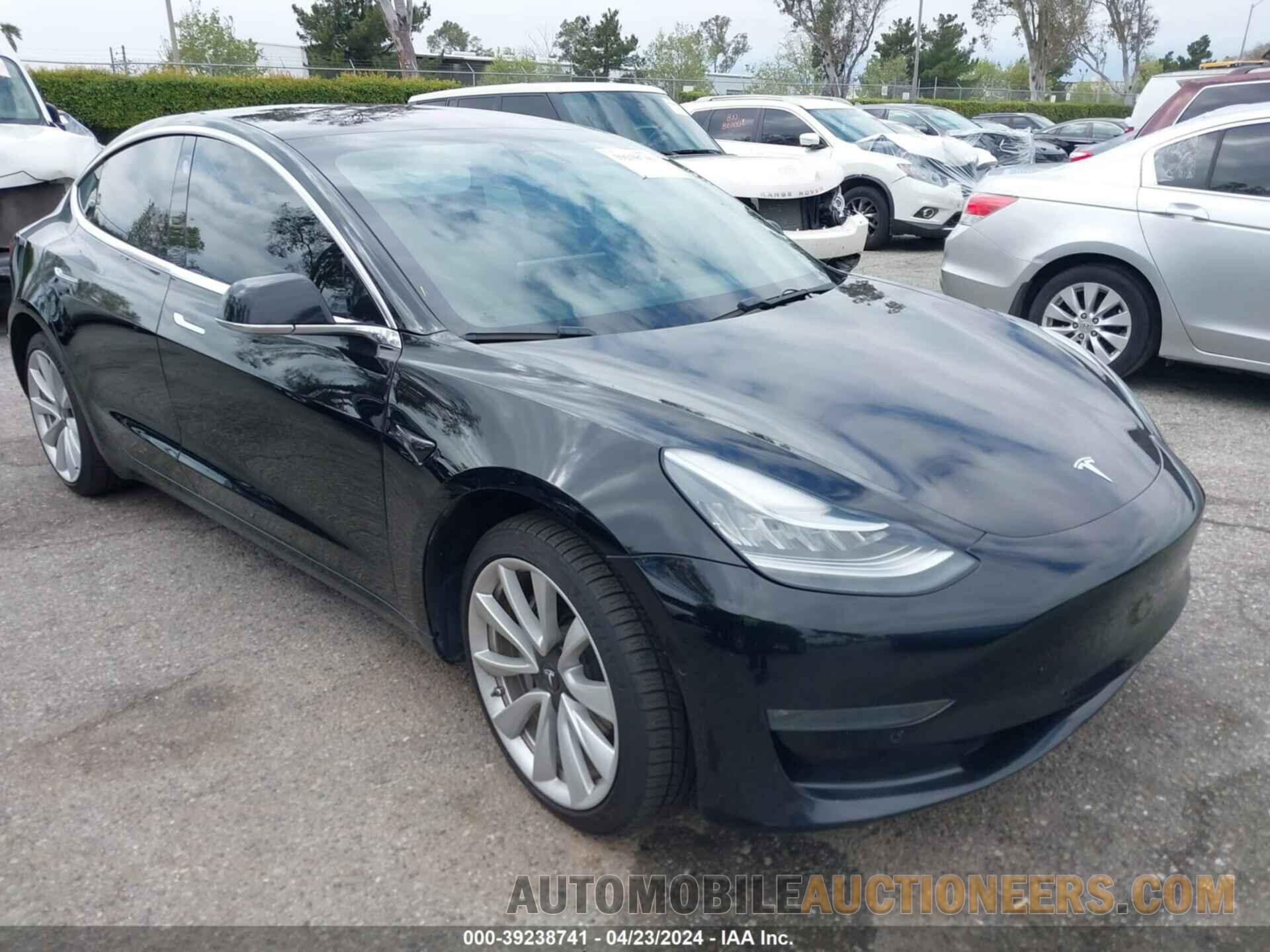 5YJ3E1EB8JF086644 TESLA MODEL 3 2018