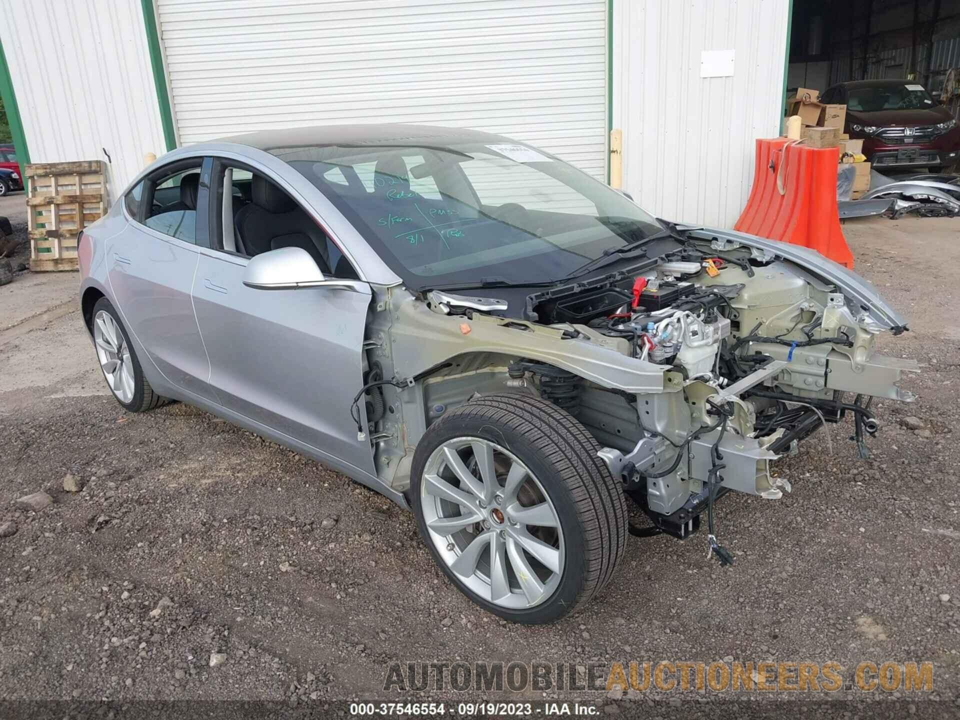 5YJ3E1EB8JF087521 TESLA MODEL 3 2018