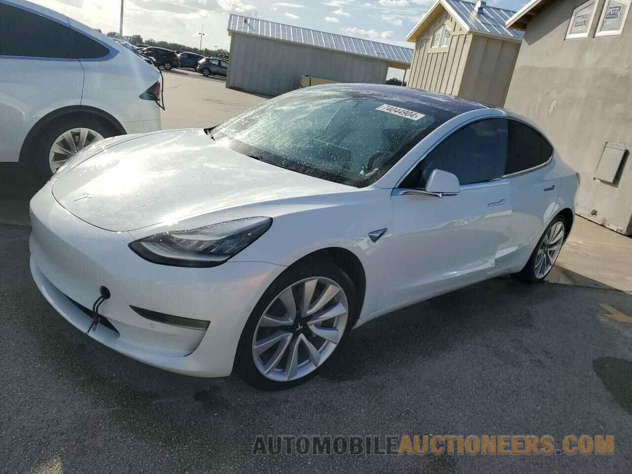 5YJ3E1EB8JF097899 TESLA MODEL 3 2018