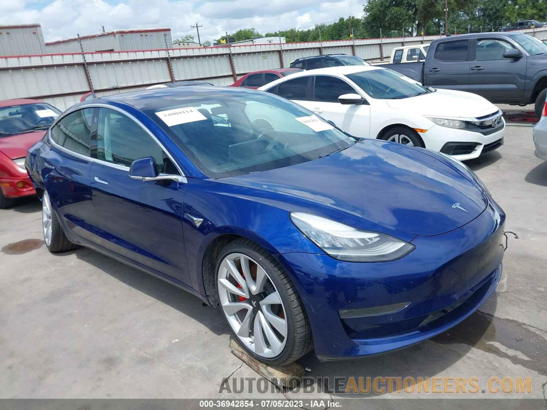 5YJ3E1EB8JF106245 TESLA MODEL 3 2018