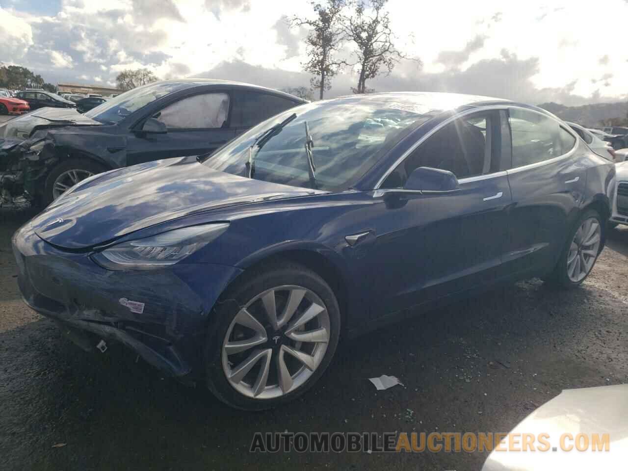 5YJ3E1EB8JF116015 TESLA MODEL 3 2018