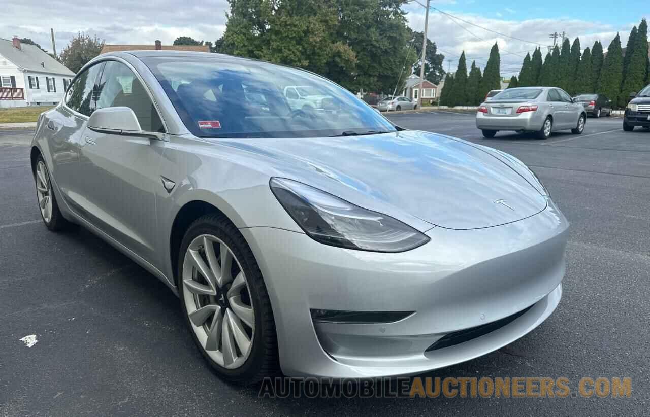 5YJ3E1EB8JF121473 TESLA MODEL 3 2018