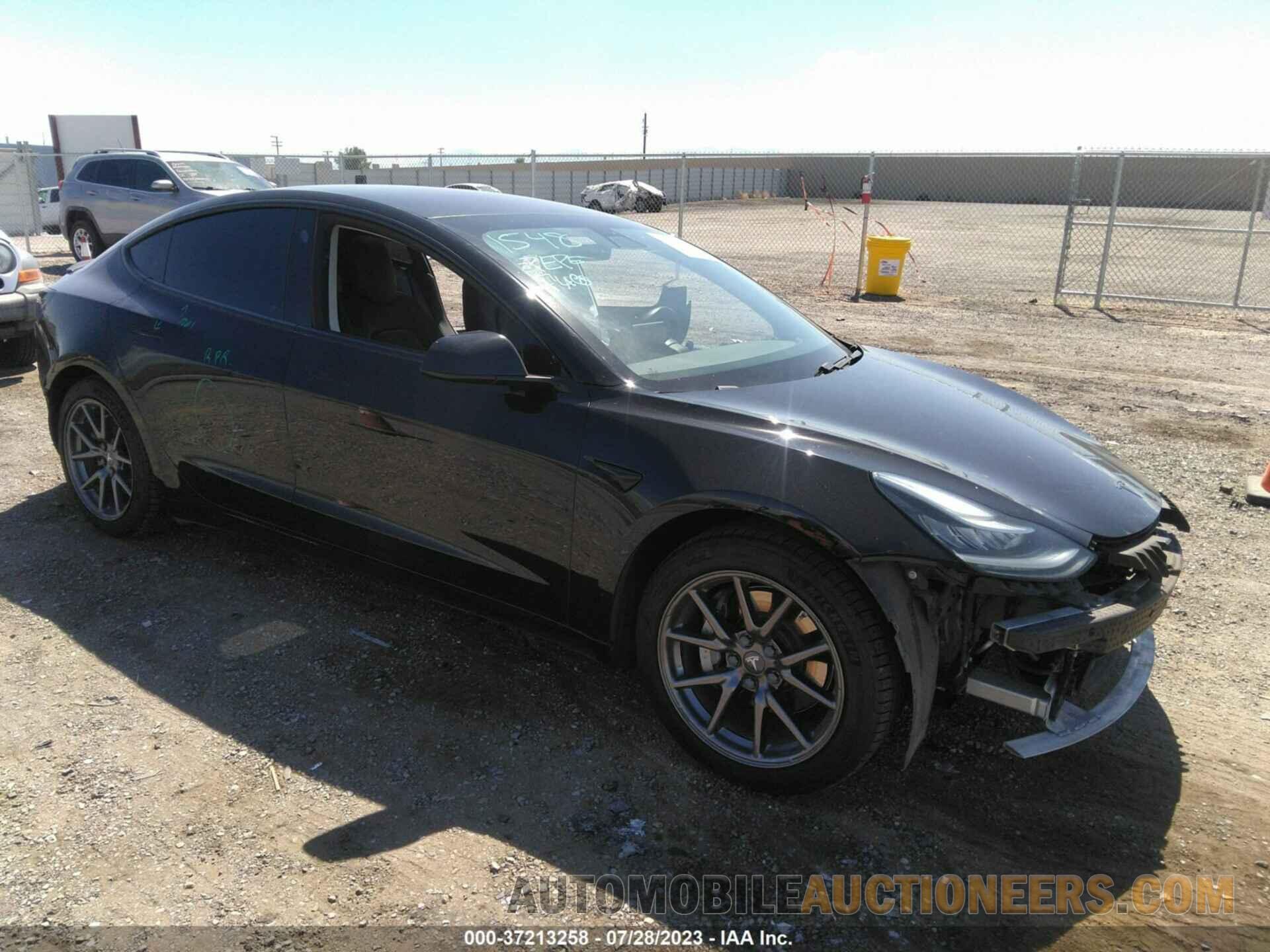 5YJ3E1EB8JF127810 TESLA MODEL 3 2018