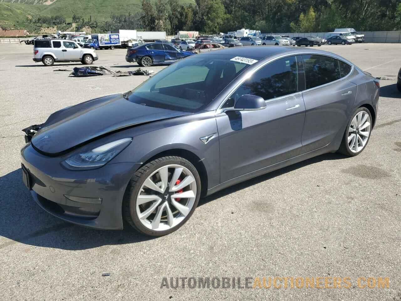 5YJ3E1EB8JF151377 TESLA MODEL 3 2018