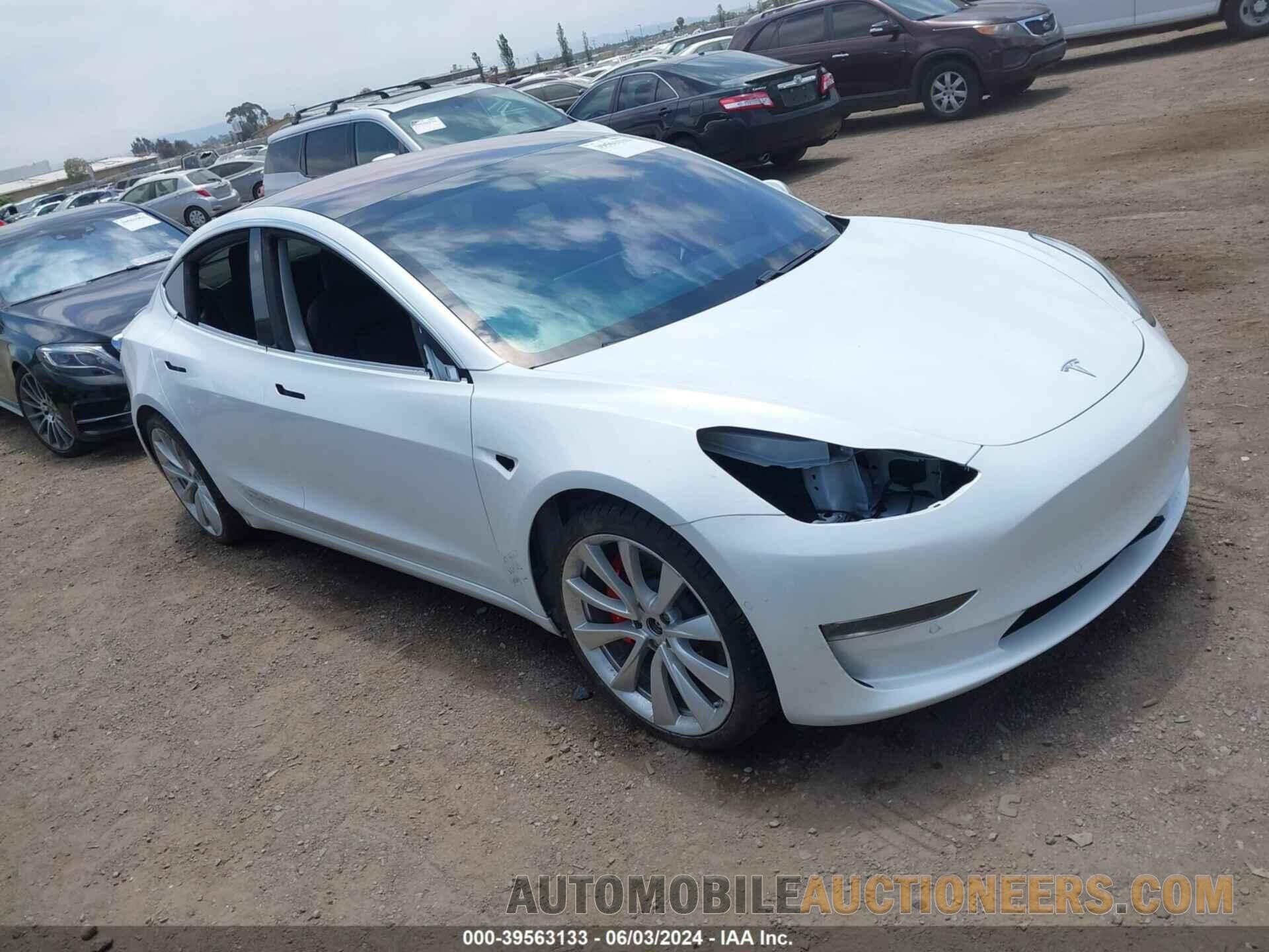 5YJ3E1EB8JF180281 TESLA MODEL 3 2018