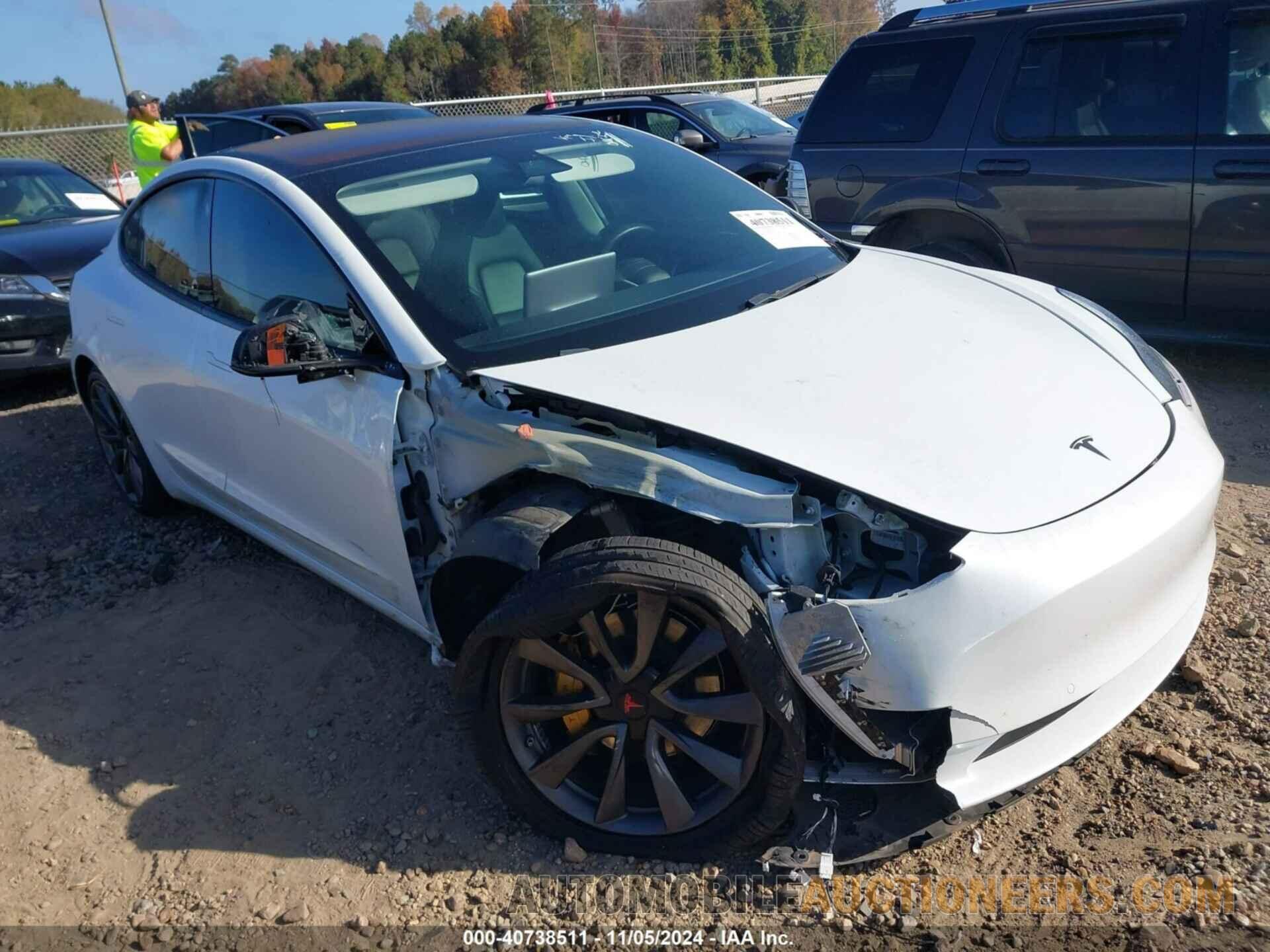 5YJ3E1EB8JF185822 TESLA MODEL 3 2018