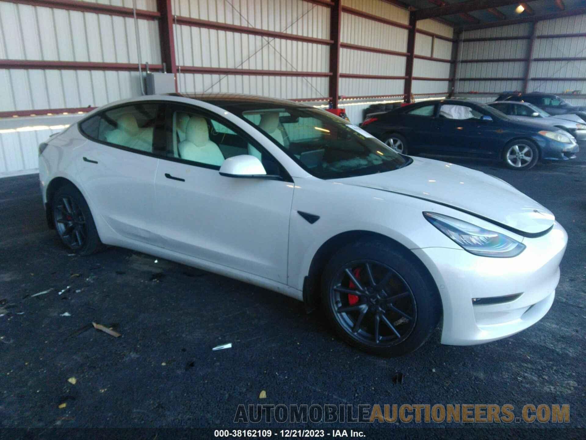 5YJ3E1EB8KF192271 TESLA MODEL 3 2019