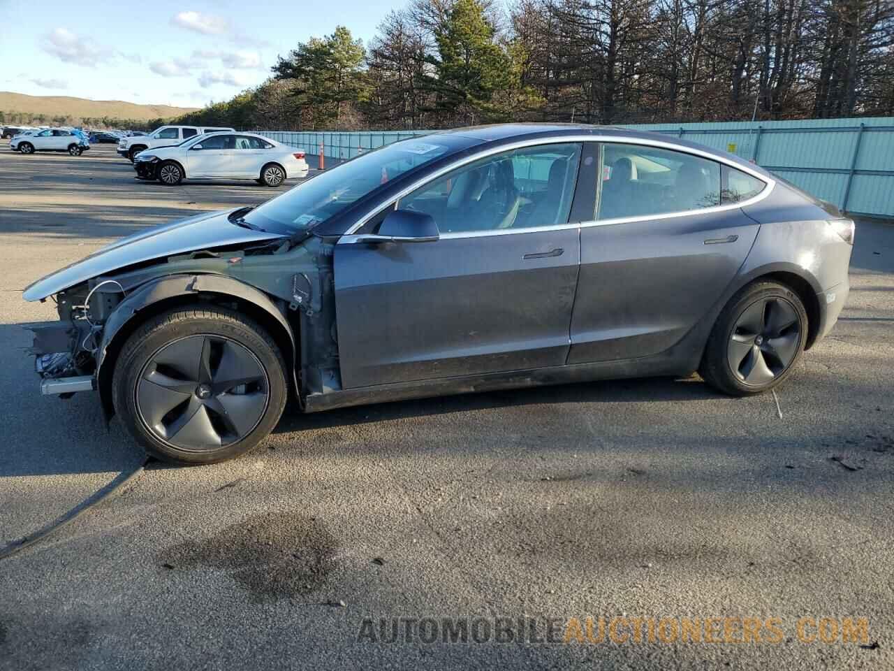 5YJ3E1EB8KF208579 TESLA MODEL 3 2019