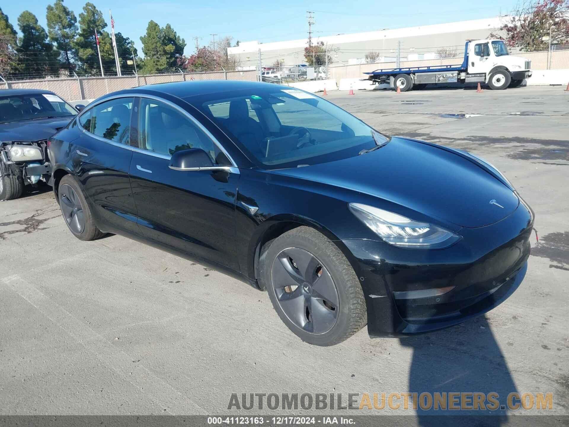 5YJ3E1EB8KF208842 TESLA MODEL 3 2019