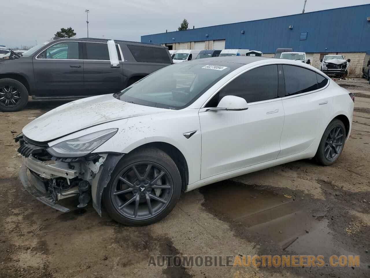 5YJ3E1EB8KF359566 TESLA MODEL 3 2019