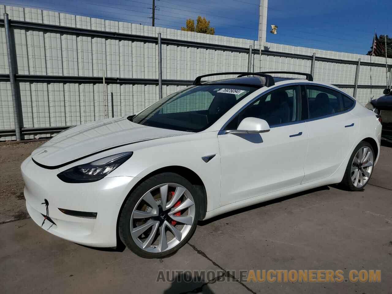 5YJ3E1EB8KF393250 TESLA MODEL 3 2019