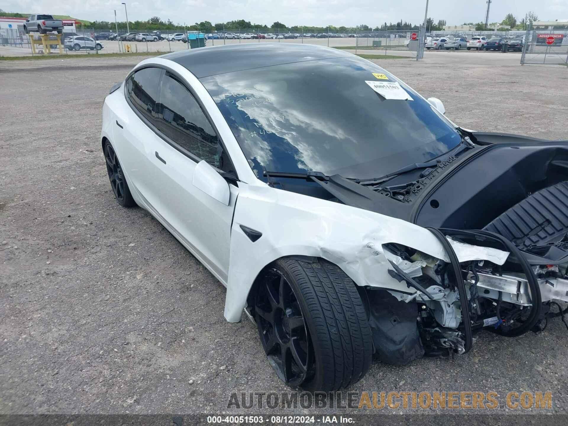 5YJ3E1EB8MF872819 TESLA MODEL 3 2021